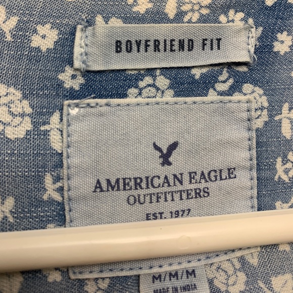 American Eagle distressed button up top - Picture 3 of 3
